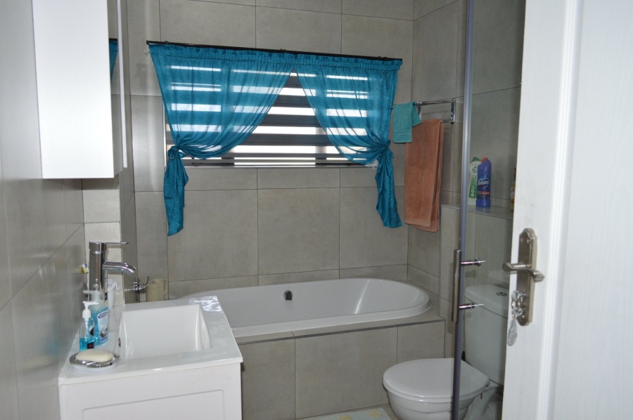 3 Bedroom Property for Sale in Elandia North West